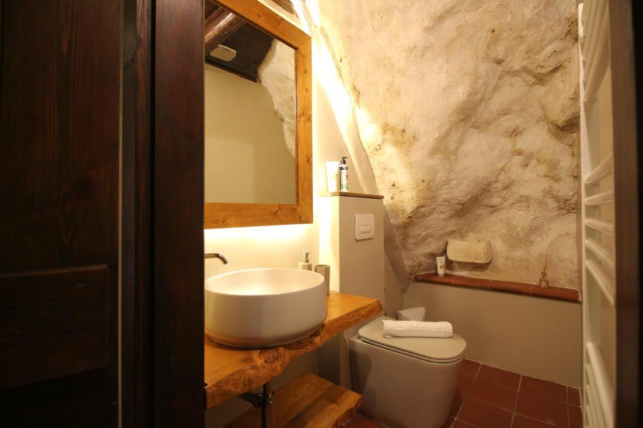 Santo'S House Luxury - Idromassaggio E Doccia Emozionale Villa Santo Stefano Di Sessanio Exterior photo